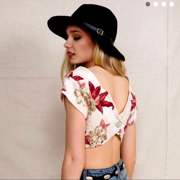 ISO Urban Renewal Hawaiian Button Back Crop Top - Picture 2 of 5